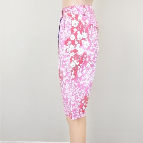 Bandolino Ivette Tummy Slimming Floral Bermuda Short - Picture 2 of 9